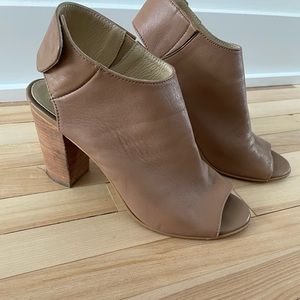 Steve Madden tan high heels